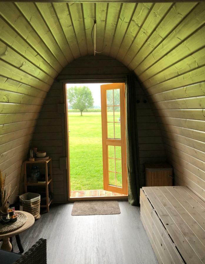 Trekkershut/kampeerhut Hotel Hulst Buitenkant foto