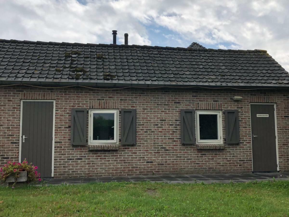 Trekkershut/kampeerhut Hotel Hulst Buitenkant foto